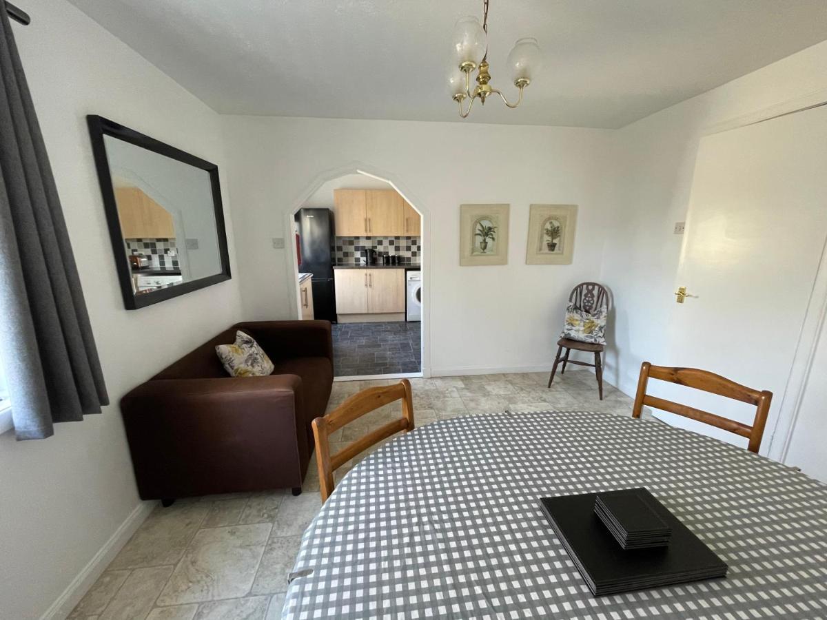 The Number Eleven Apartment Kilmuir  エクステリア 写真